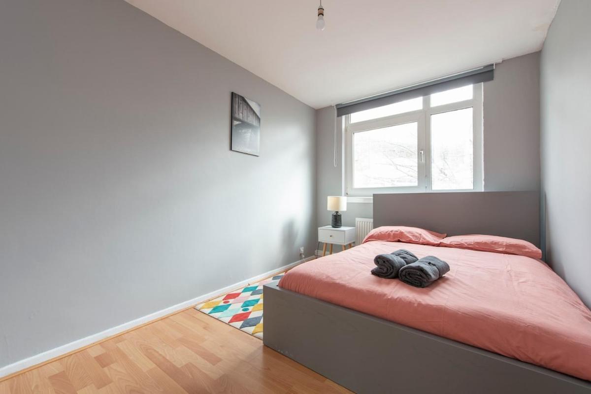 Lovely 2-Bed 20 Mins To Central لندن المظهر الخارجي الصورة