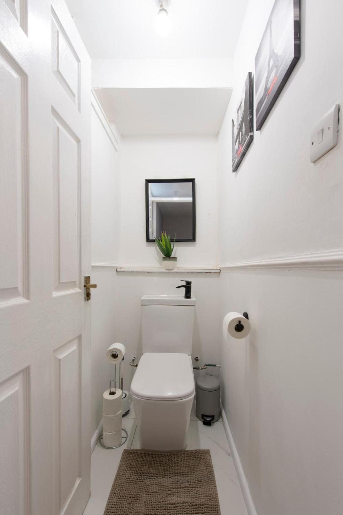 Lovely 2-Bed 20 Mins To Central لندن المظهر الخارجي الصورة