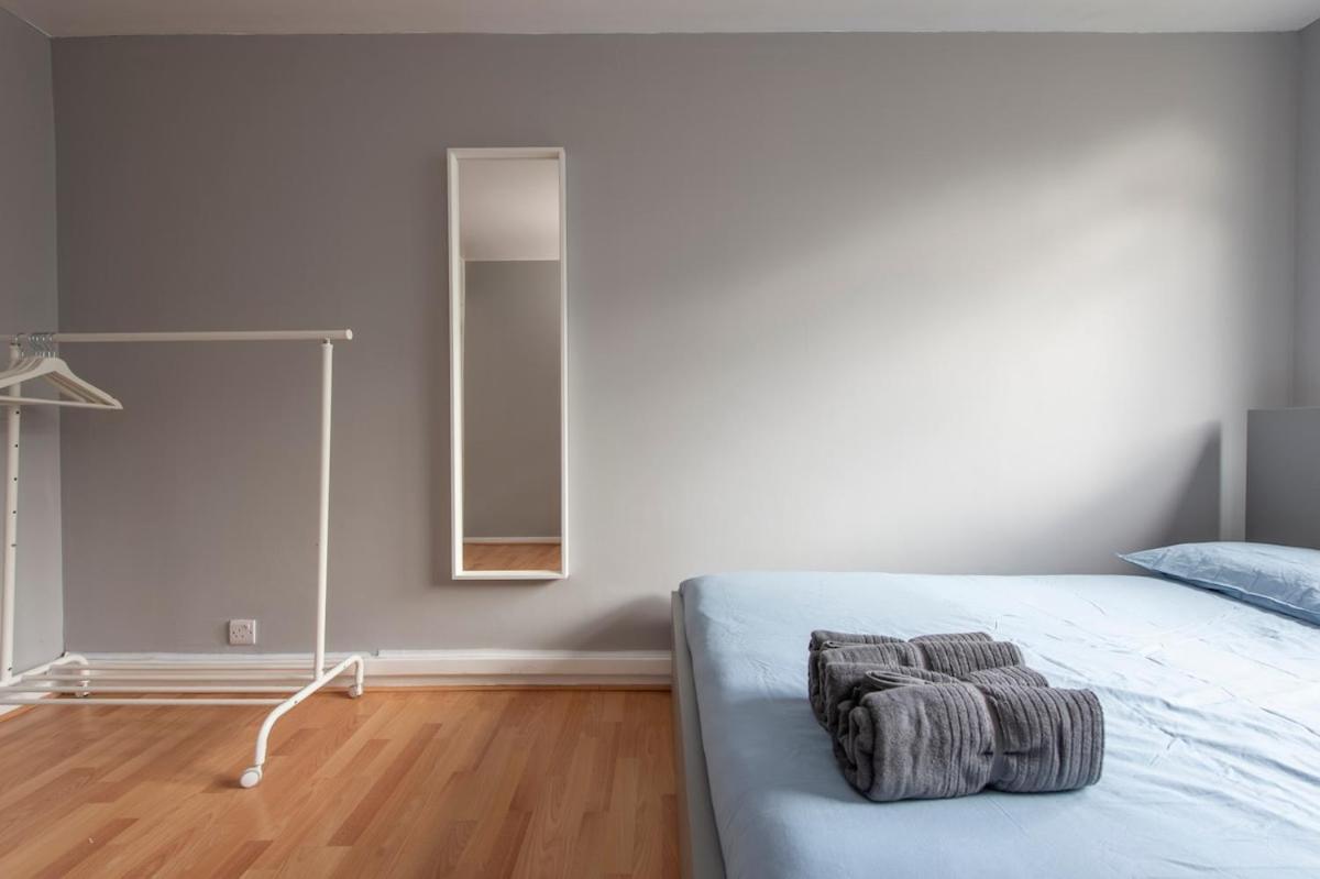 Lovely 2-Bed 20 Mins To Central لندن المظهر الخارجي الصورة