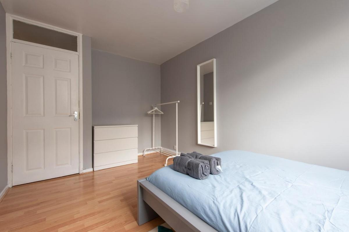 Lovely 2-Bed 20 Mins To Central لندن المظهر الخارجي الصورة