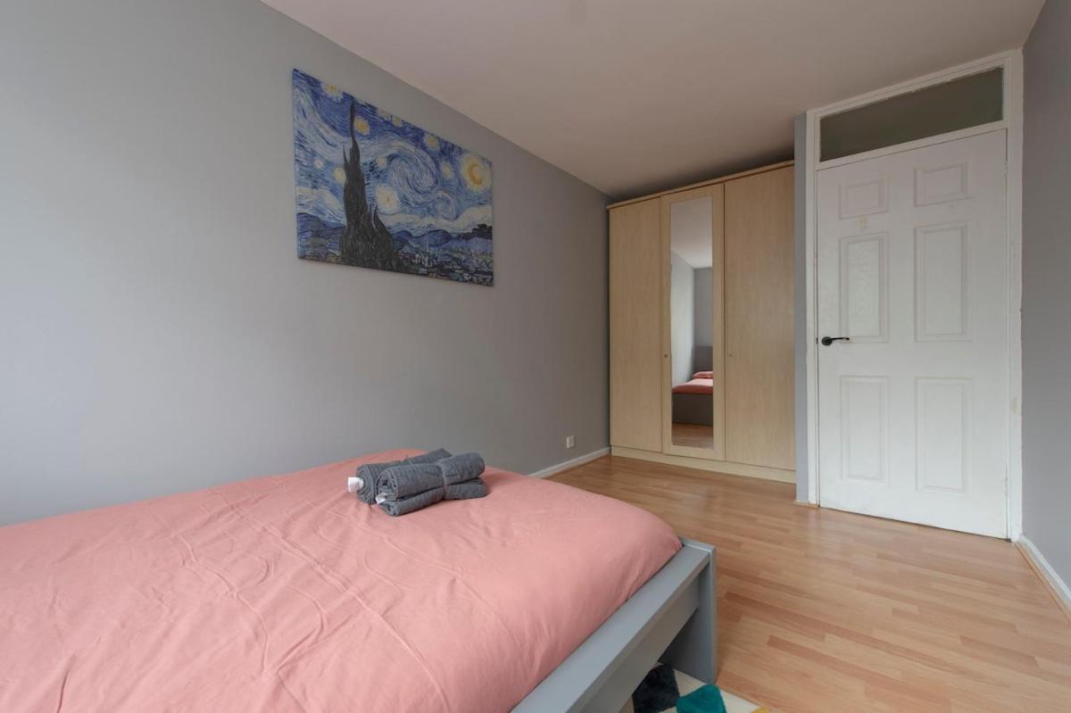 Lovely 2-Bed 20 Mins To Central لندن المظهر الخارجي الصورة