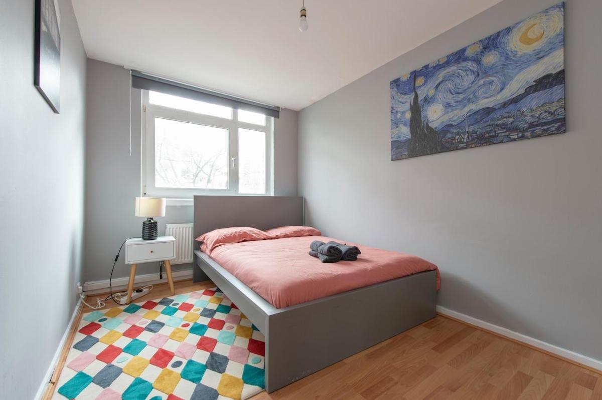 Lovely 2-Bed 20 Mins To Central لندن المظهر الخارجي الصورة