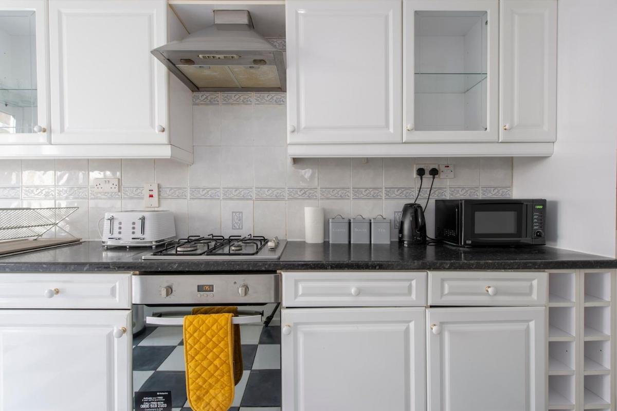 Lovely 2-Bed 20 Mins To Central لندن المظهر الخارجي الصورة